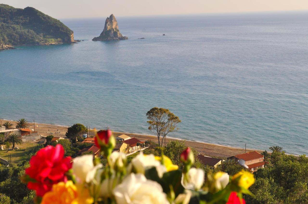 Beachfront Vacation Home "Eftichia" Agios Gordios  Zewnętrze zdjęcie